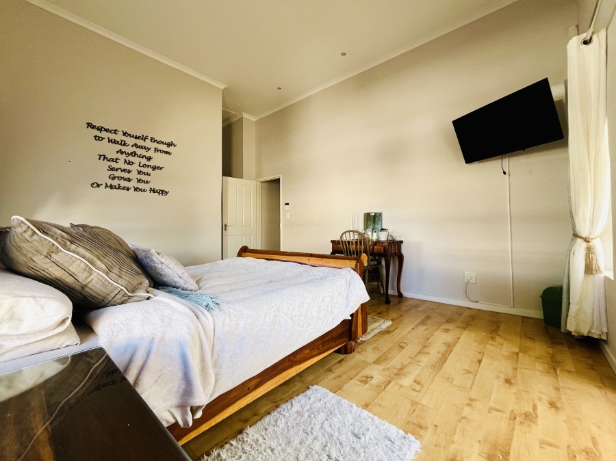 3 Bedroom Property for Sale in Sandbaai Western Cape